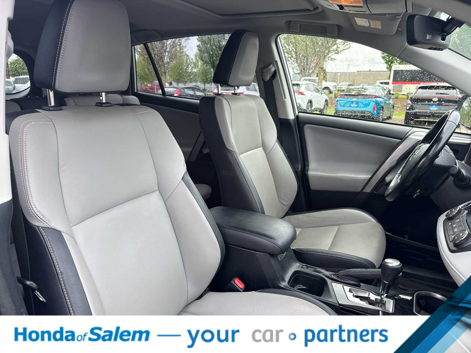 Thumbnail: 2018 Toyota RAV4 - 15