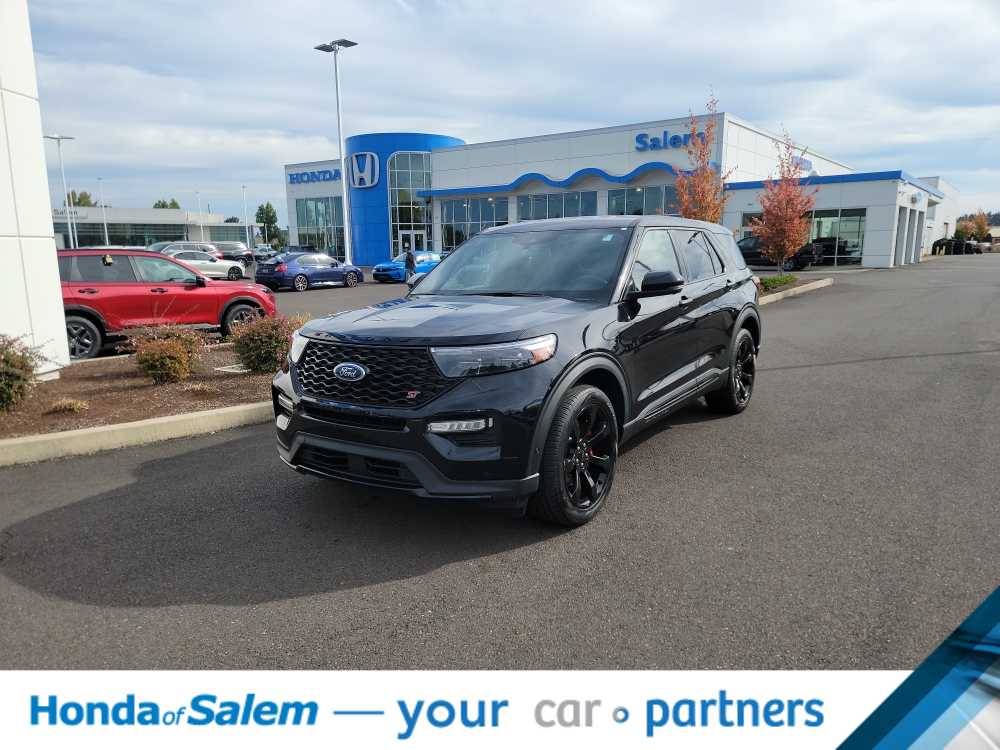 2022 Ford Explorer ST's photo