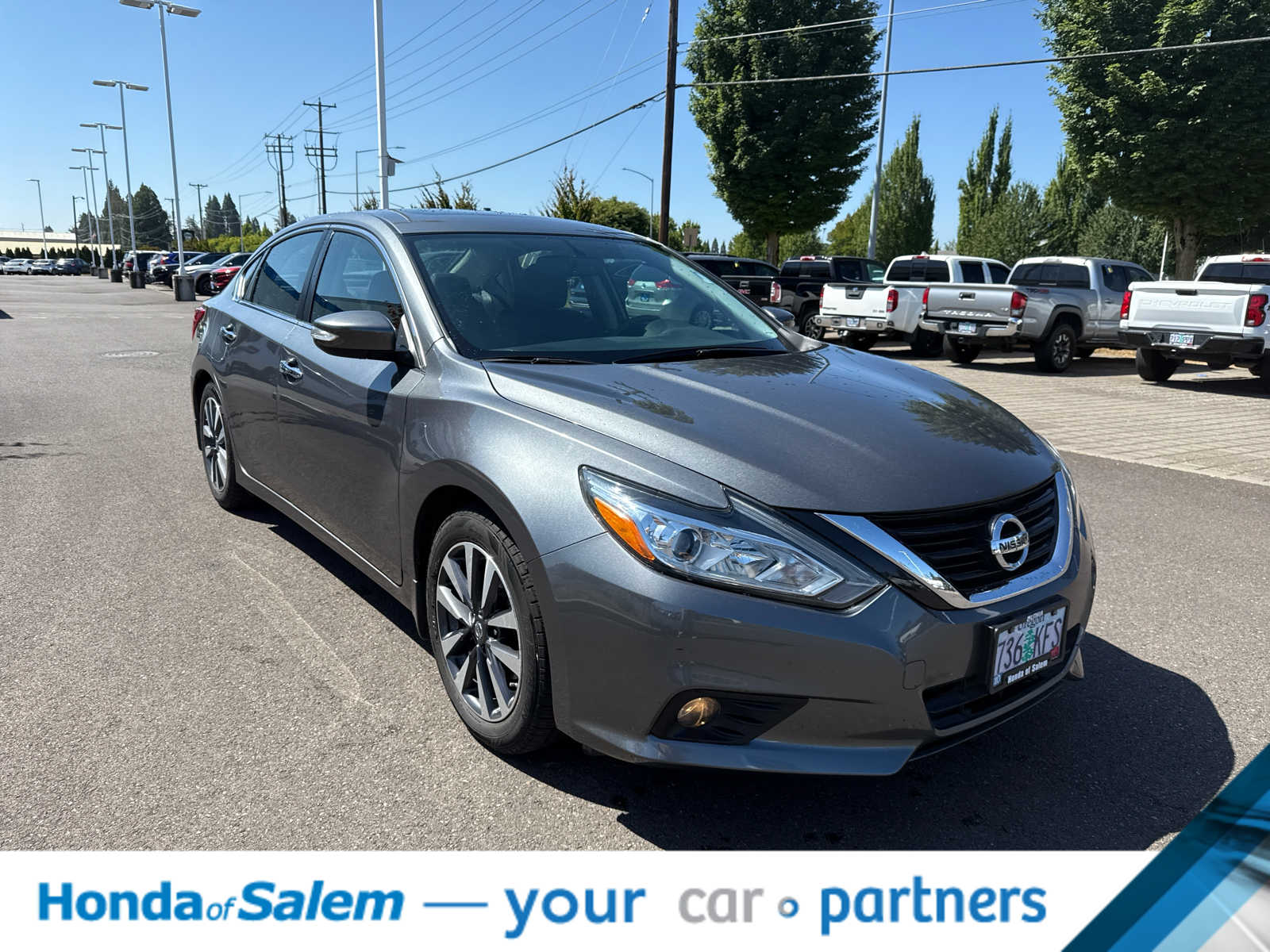 Thumbnail: 2017 Nissan Altima - 8