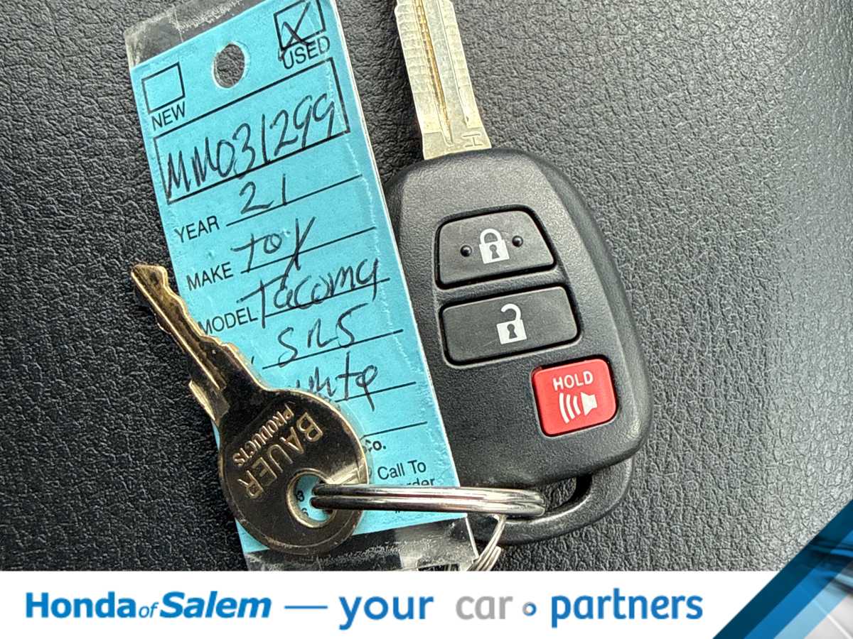 Thumbnail: 2021 Toyota Tacoma - 21