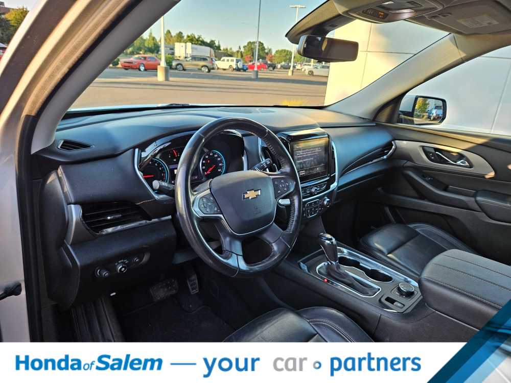 Used 2020 Chevrolet Traverse 3LT with VIN 1GNEVHKWXLJ253436 for sale in Salem, OR