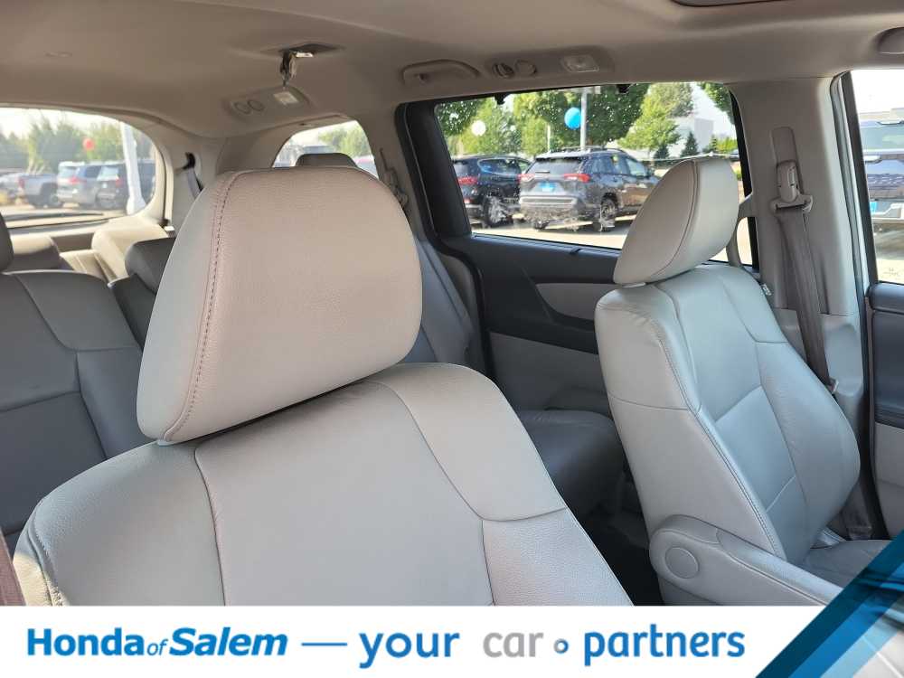 Thumbnail: 2012 Honda Odyssey - 14