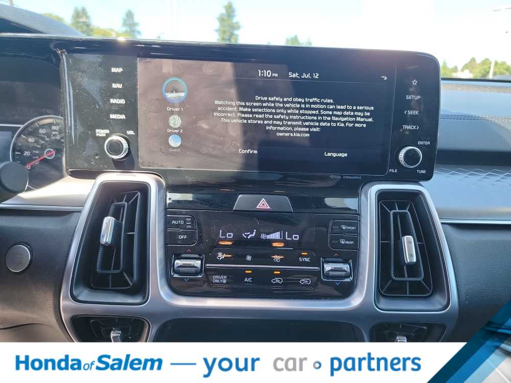 Thumbnail: 2023 Kia Sorento - 16