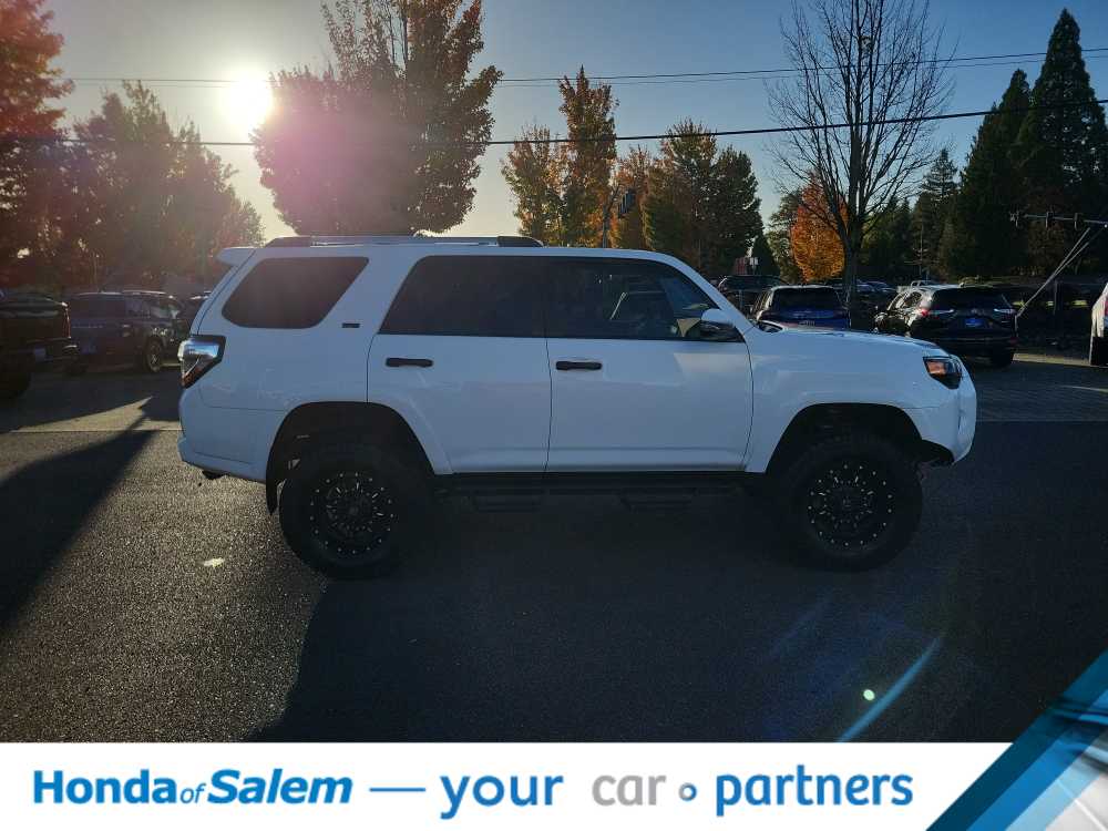 Thumbnail: 2021 Toyota 4Runner - 23