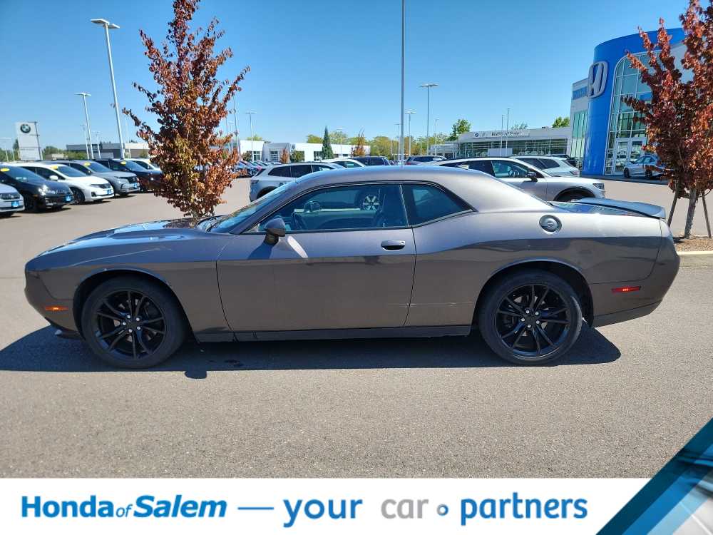 Thumbnail: 2016 Dodge Challenger - 3