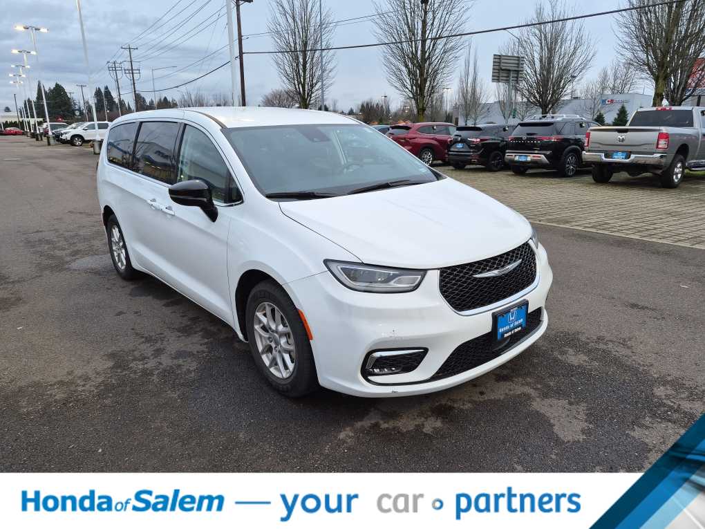 Thumbnail: 2024 Chrysler Pacifica - 24