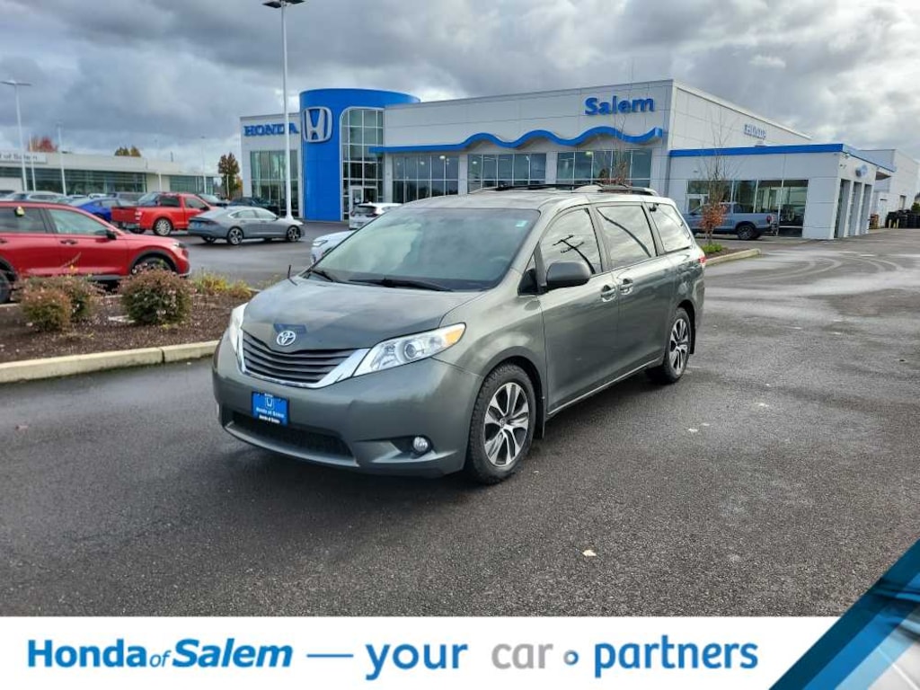 Used 2014 Toyota Sienna XLE 4WD Van