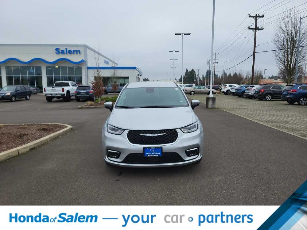 Thumbnail: 2023 Chrysler Pacifica - 6