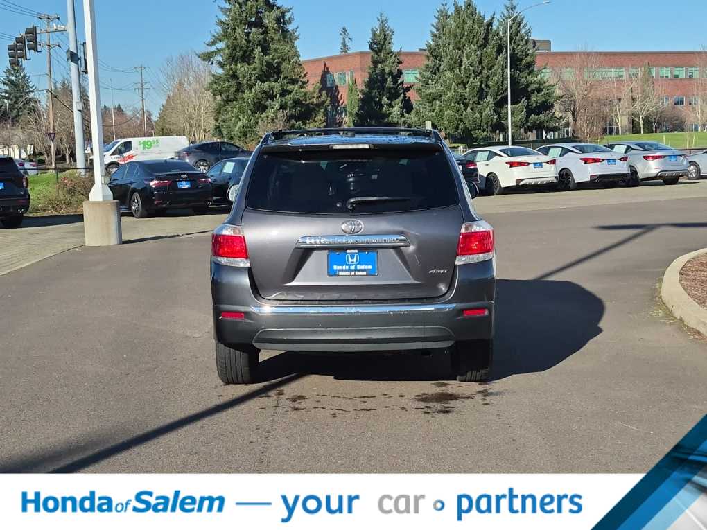 Thumbnail: 2012 Toyota Highlander - 5