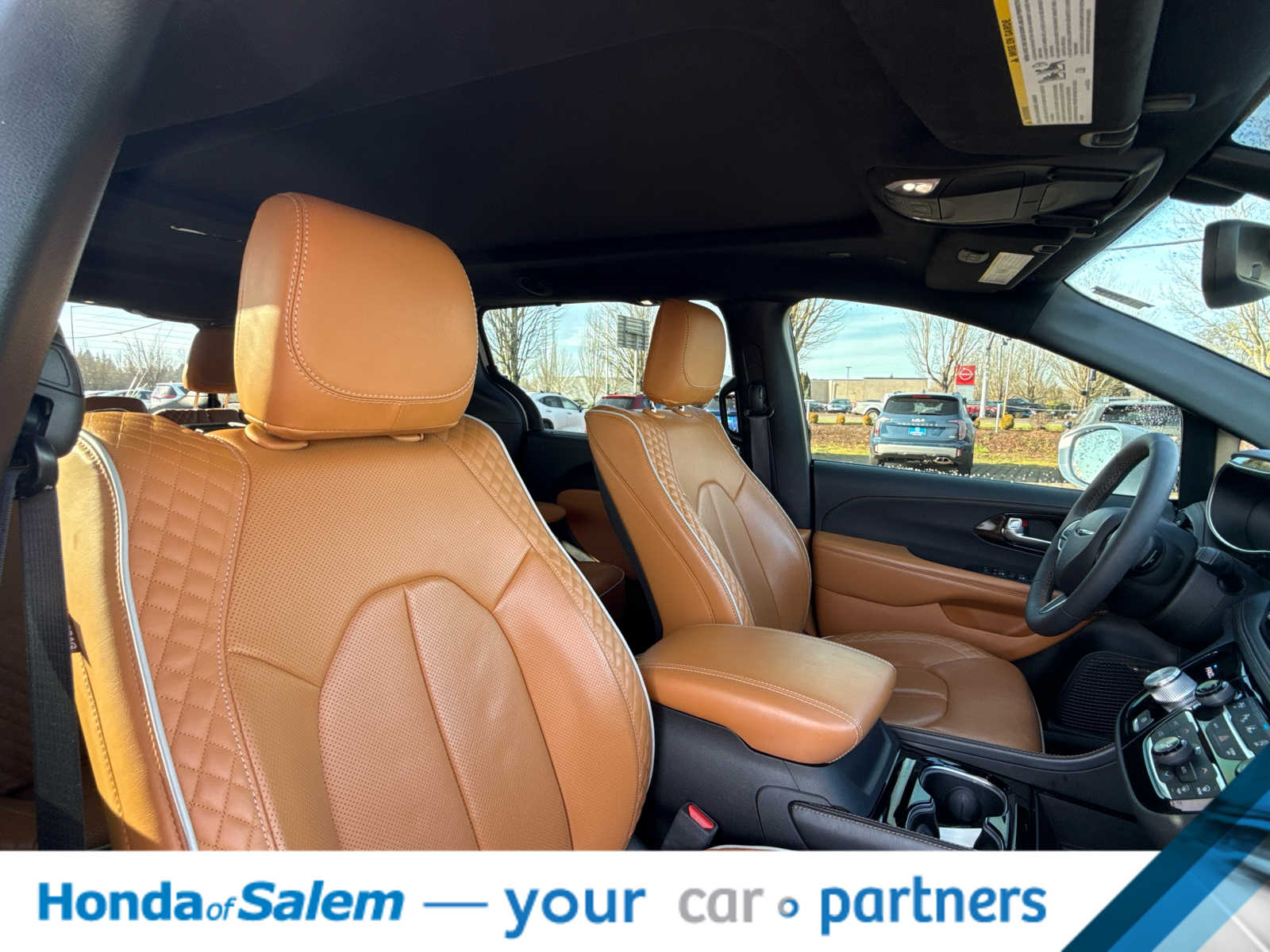 Thumbnail: 2022 Chrysler Pacifica - 15