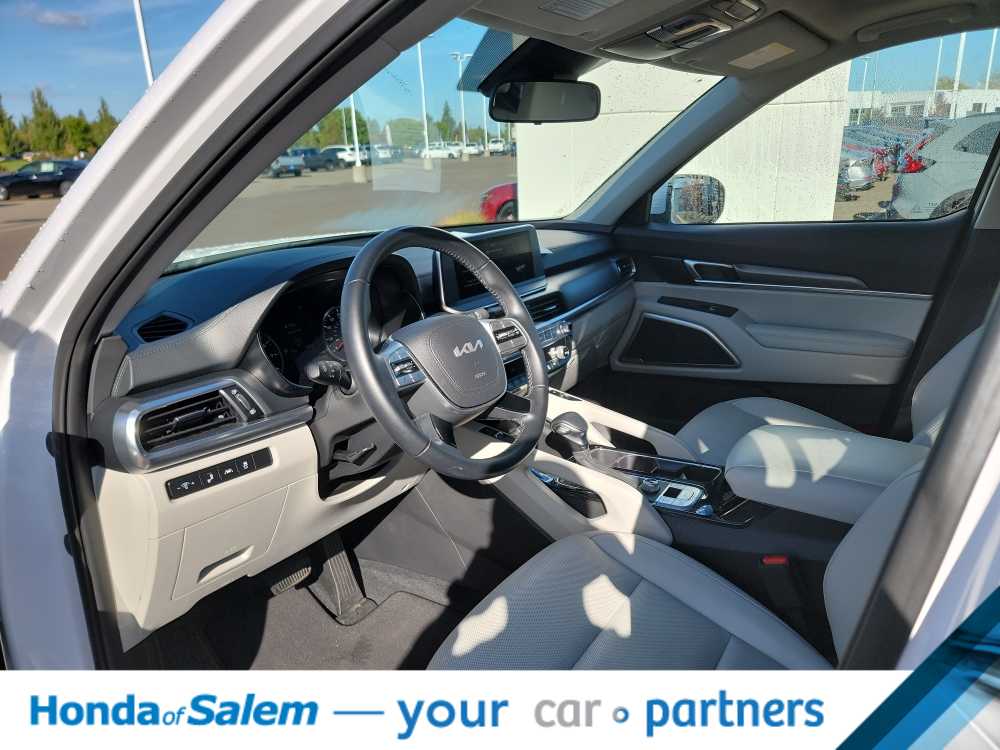 2022 Kia Telluride S photo 2