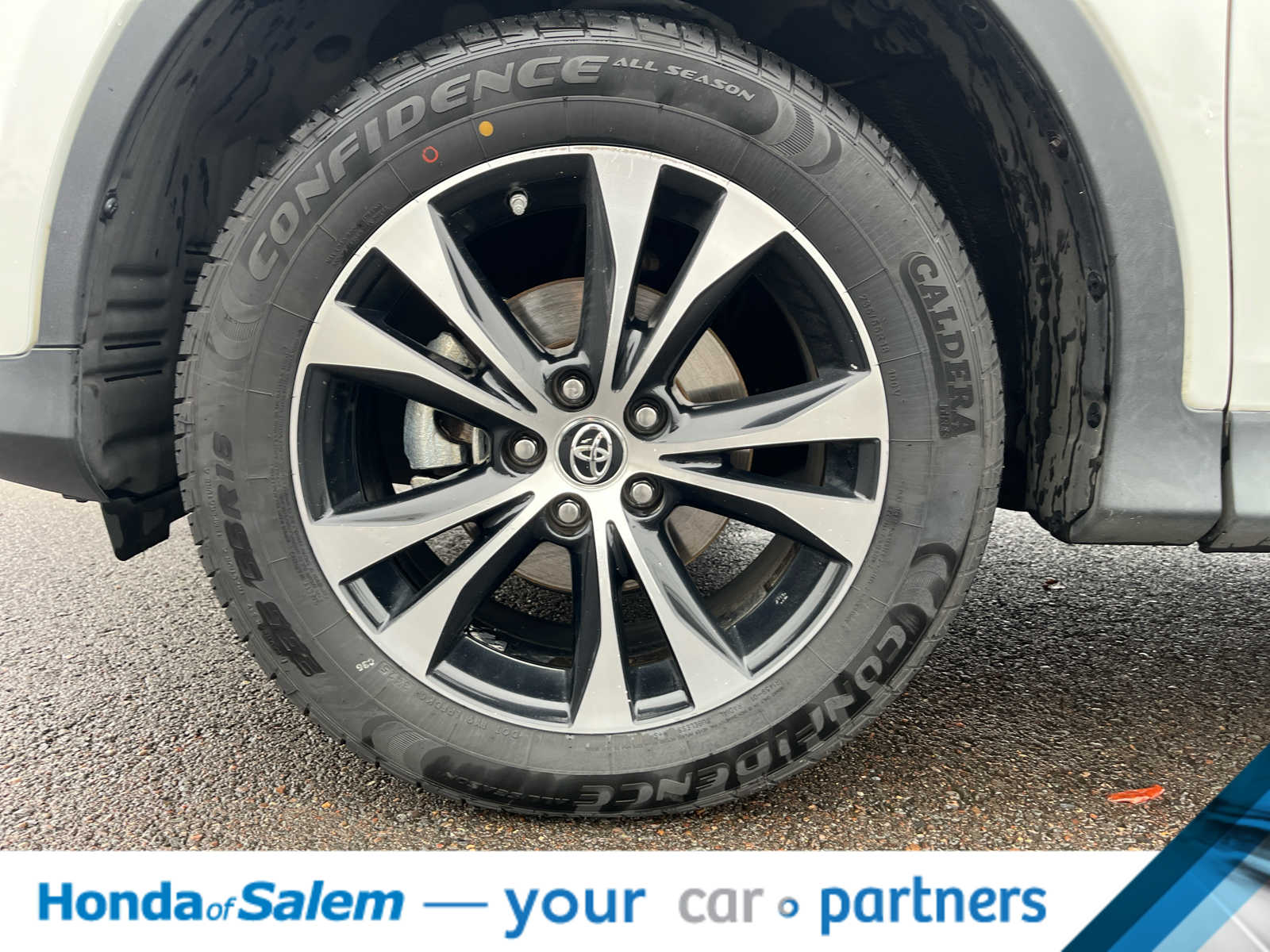 Thumbnail: 2015 Toyota RAV4 - 8