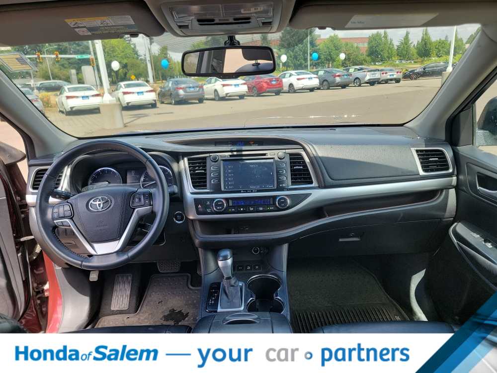 Thumbnail: 2016 Toyota Highlander - 10