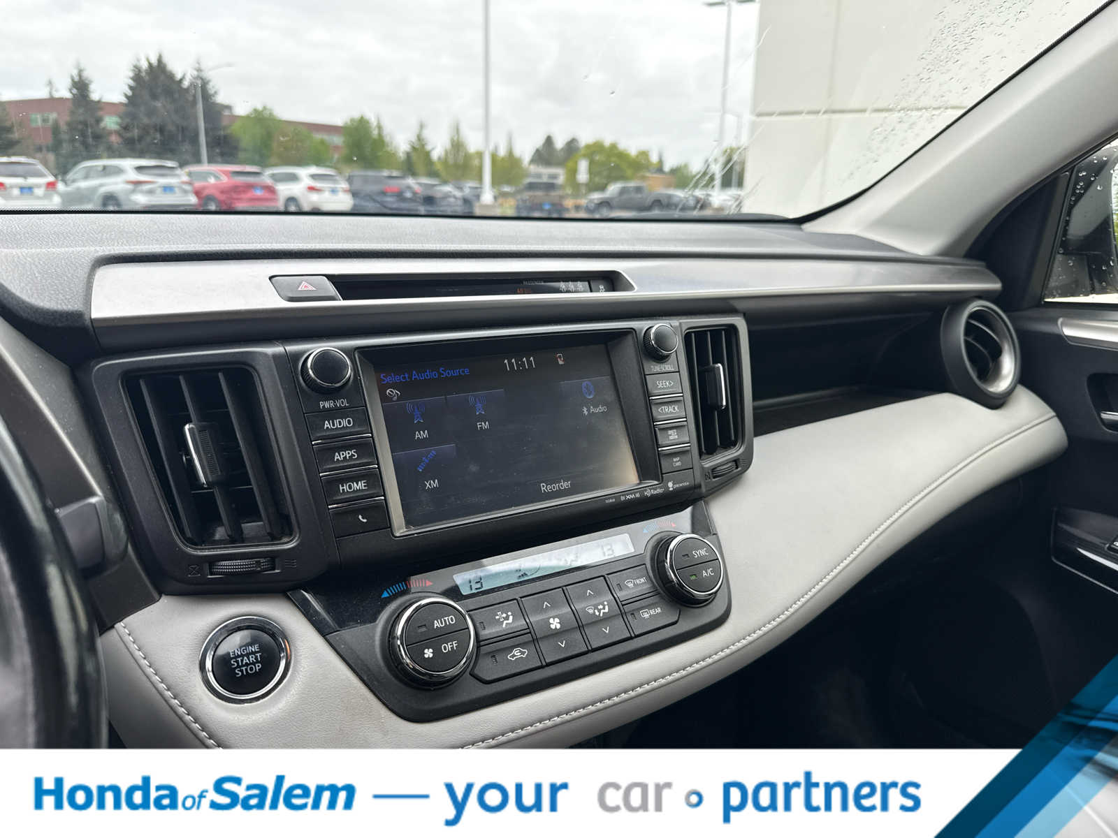 Thumbnail: 2018 Toyota RAV4 - 17