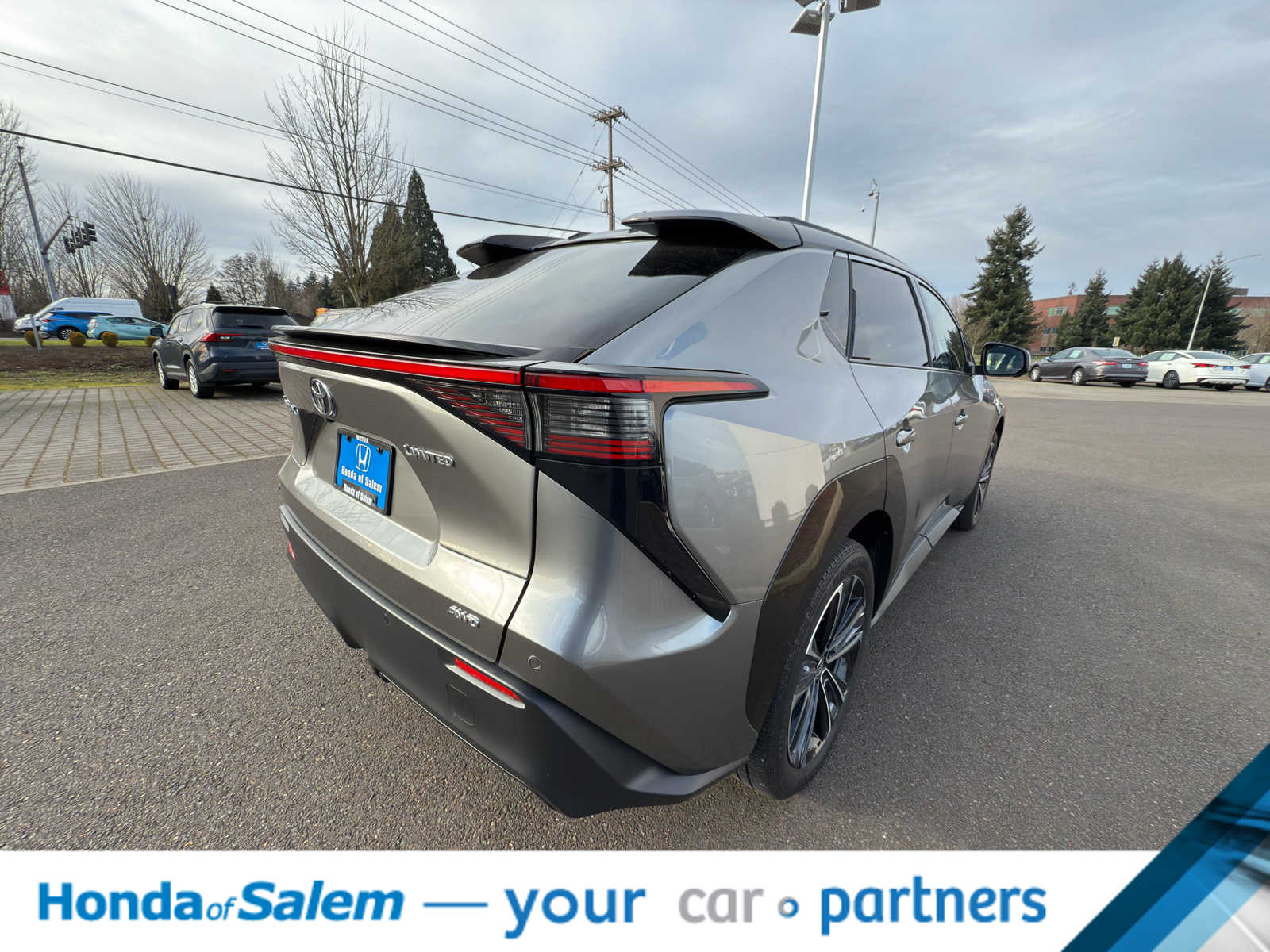 Thumbnail: 2023 Toyota bZ4X - 6