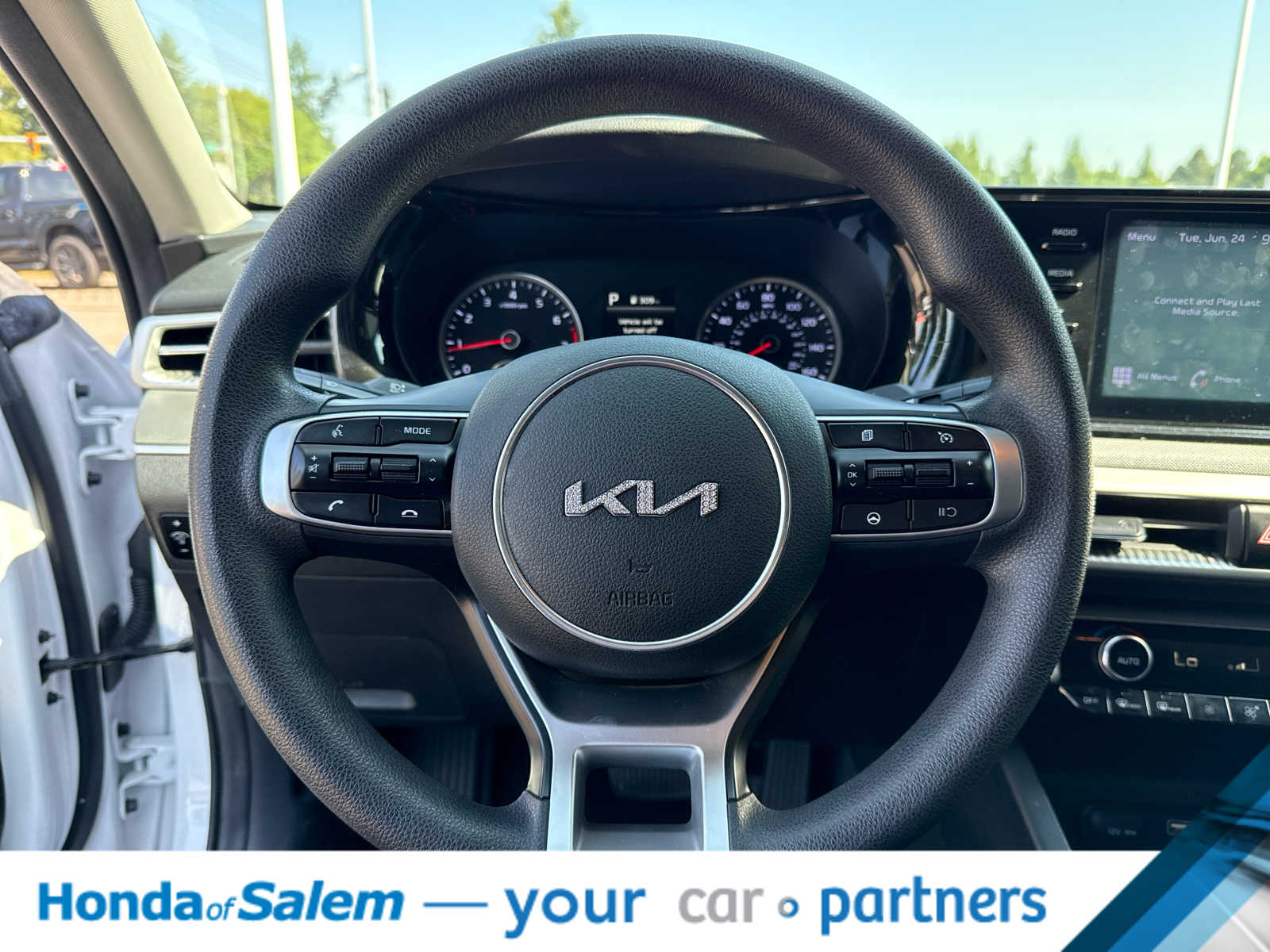 Thumbnail: 2022 Kia K5 - 21