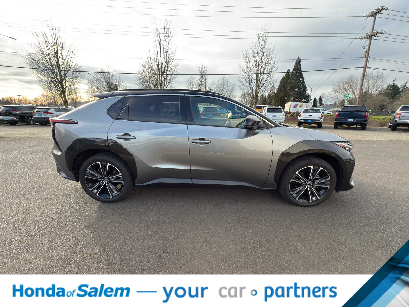 Thumbnail: 2023 Toyota bZ4X - 7