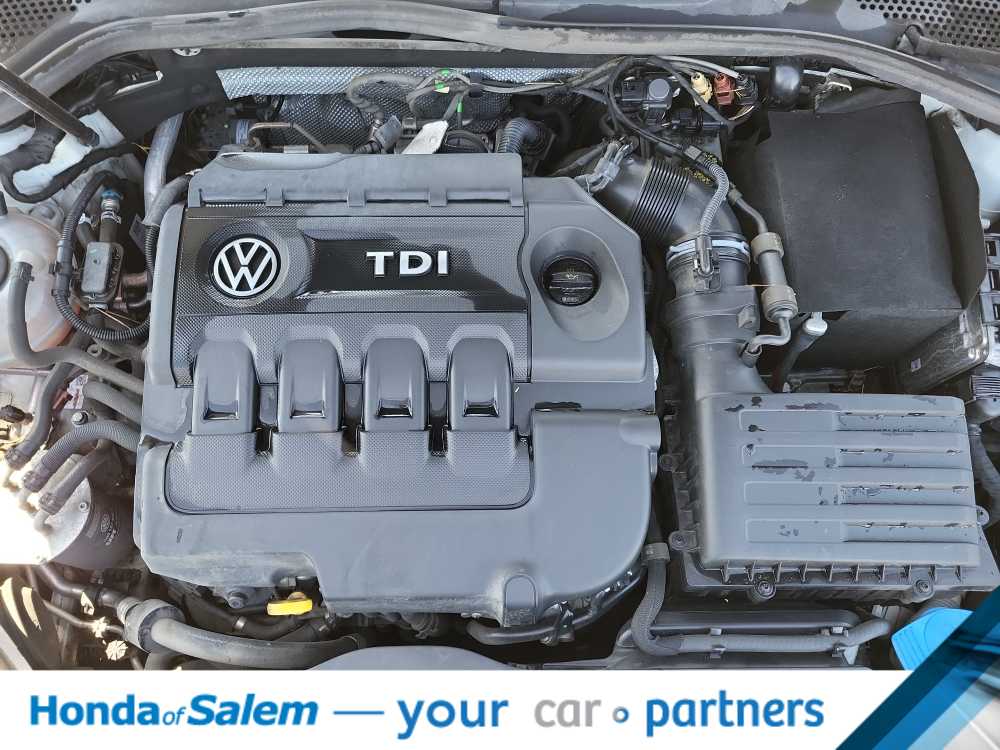 Thumbnail: 2015 Volkswagen Golf - 9