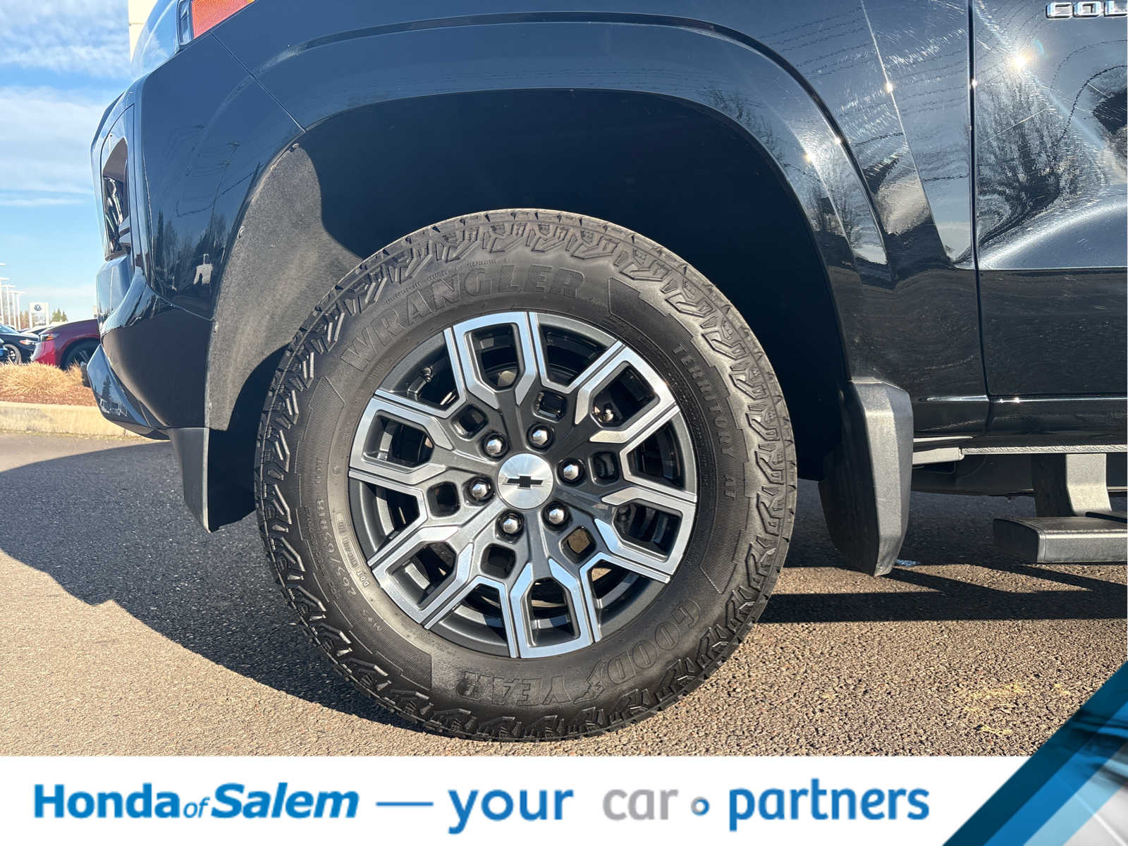 Thumbnail: 2024 Chevrolet Colorado - 11