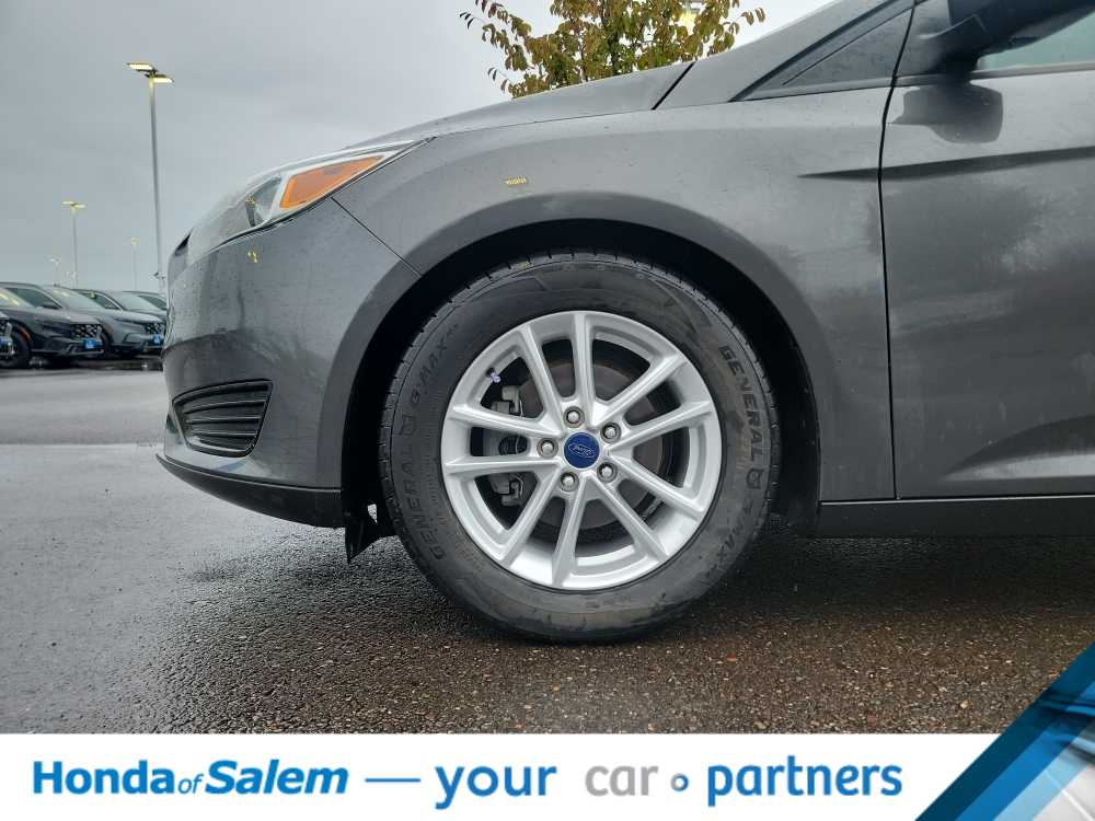 Thumbnail: 2015 Ford Focus - 8