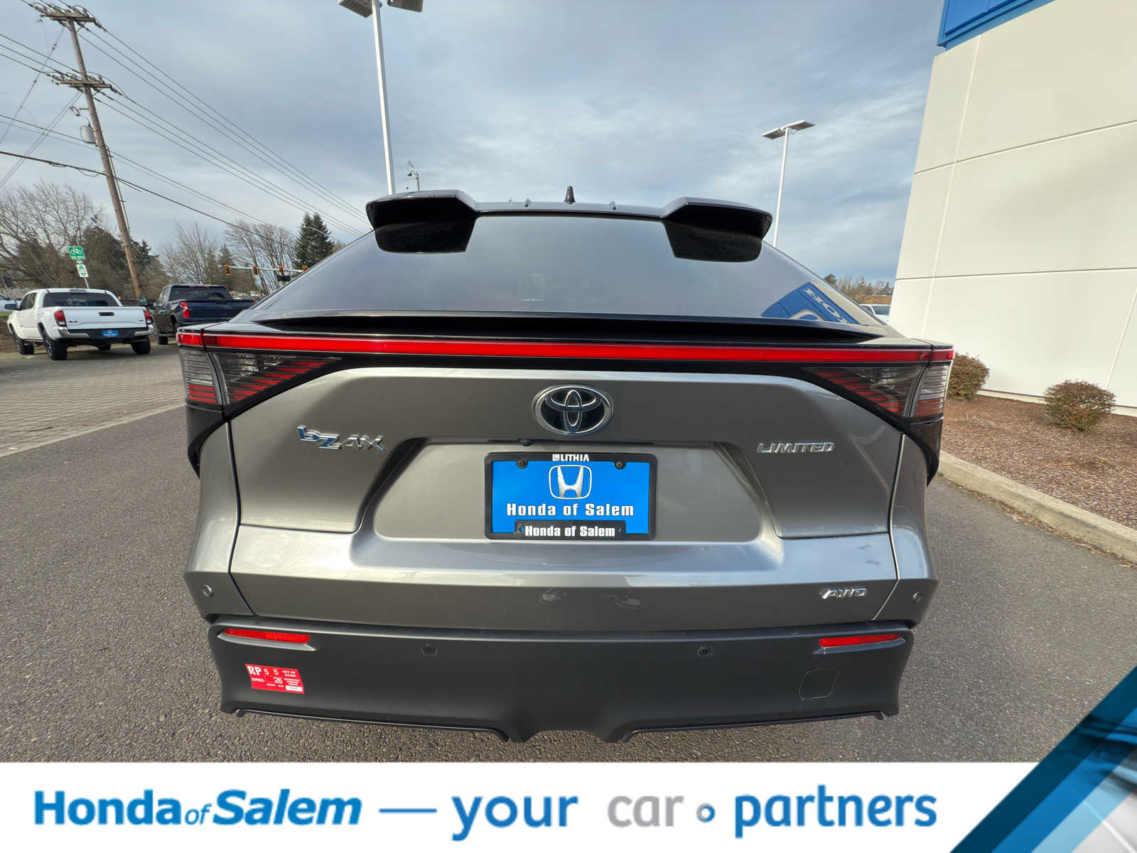 Thumbnail: 2023 Toyota bZ4X - 5