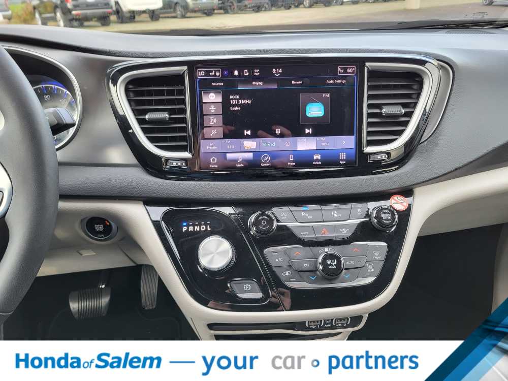 Thumbnail: 2024 Chrysler Pacifica - 16