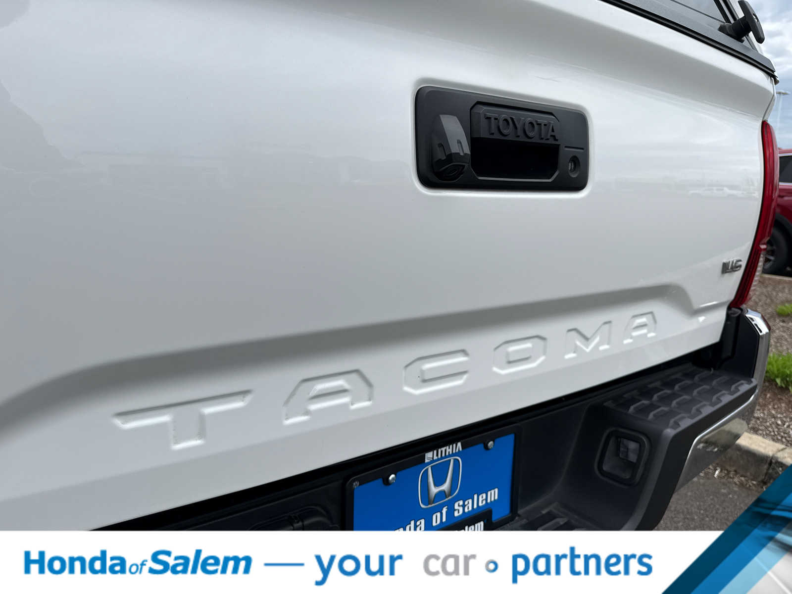 Thumbnail: 2021 Toyota Tacoma - 7