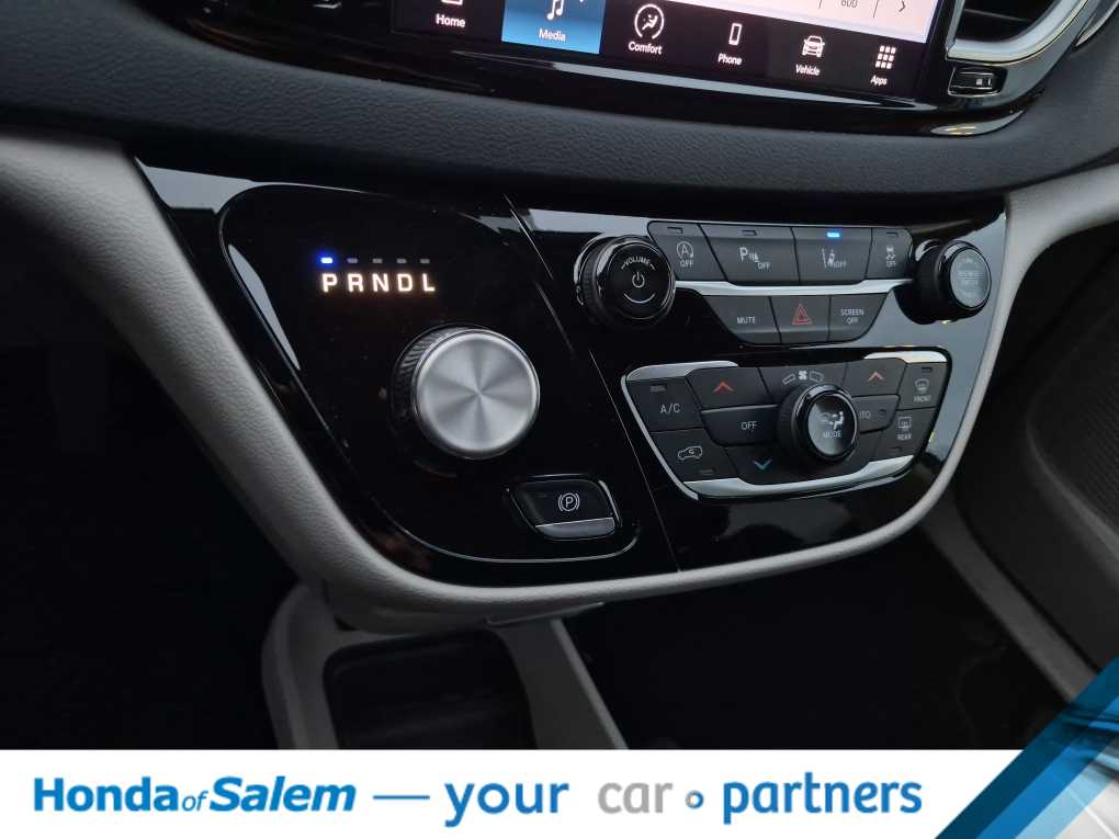 Thumbnail: 2024 Chrysler Pacifica - 17