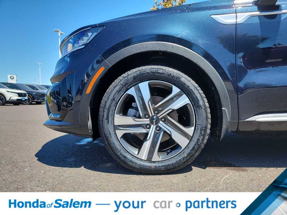 Thumbnail: 2023 Kia Sorento - 8