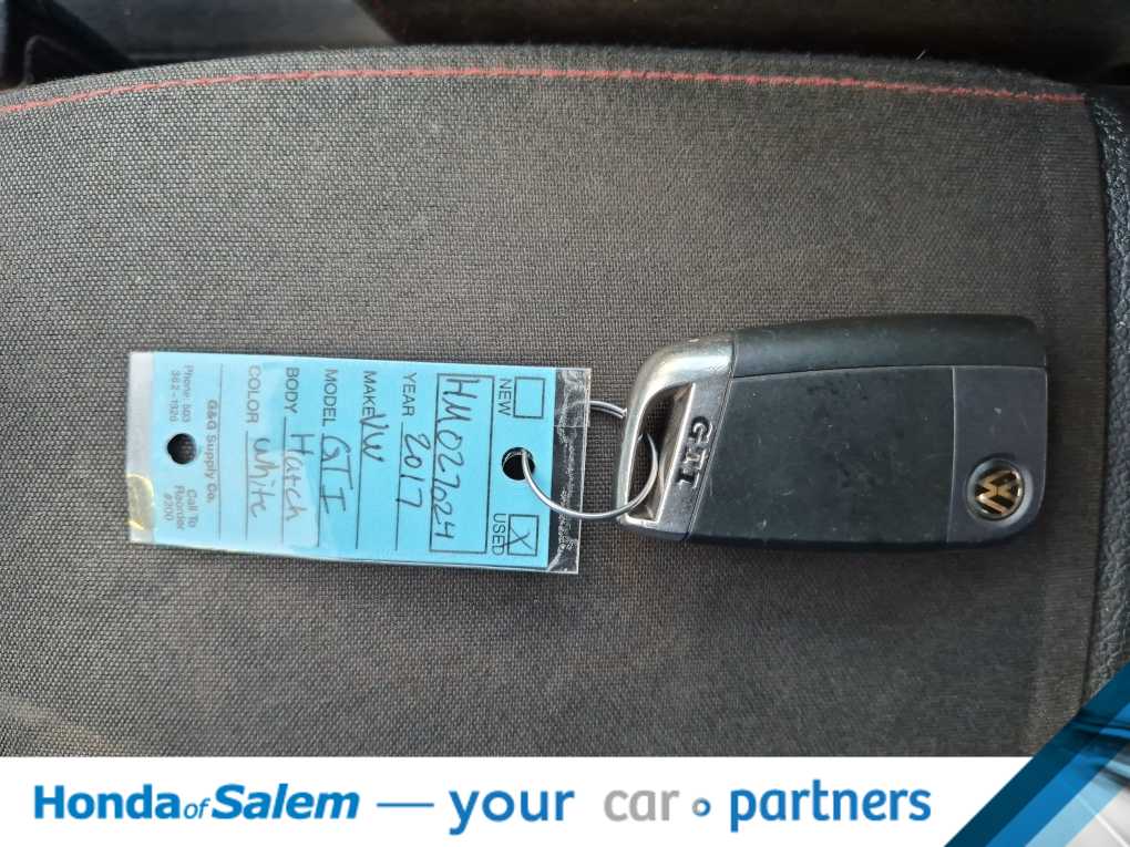 Thumbnail: 2017 Volkswagen Golf - 20