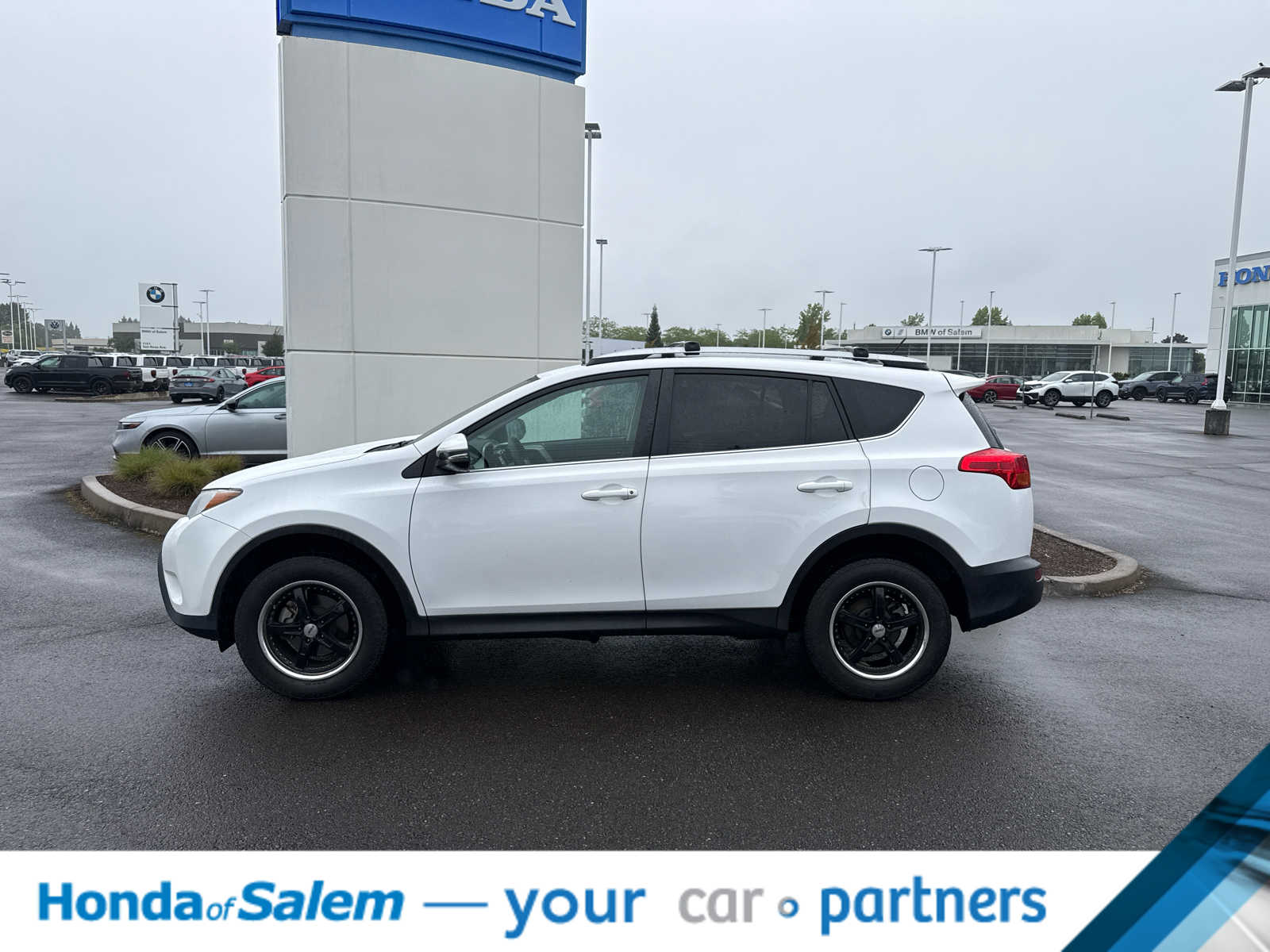 Thumbnail: 2013 Toyota RAV4 - 3