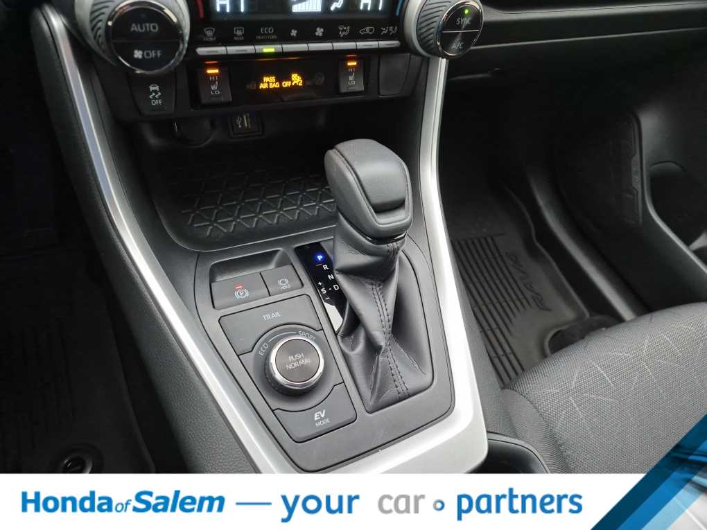 Thumbnail: 2025 Toyota RAV4 - 17