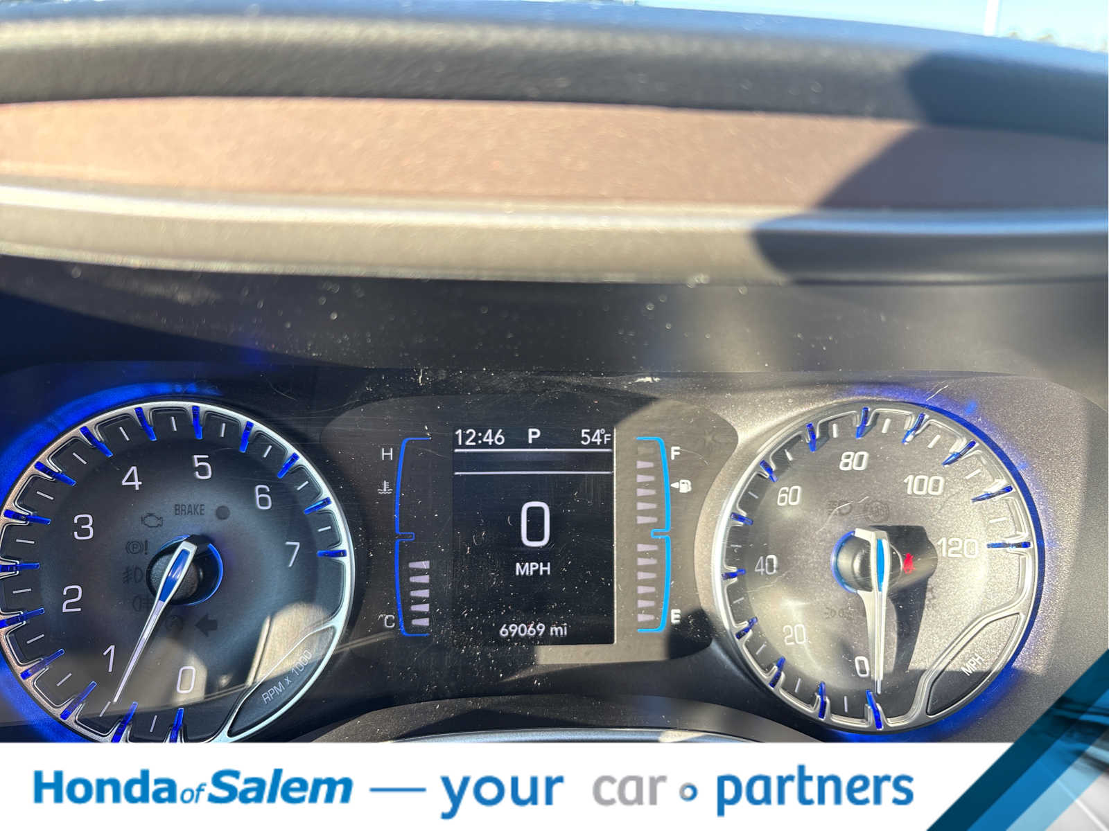 Thumbnail: 2023 Chrysler Voyager - 20