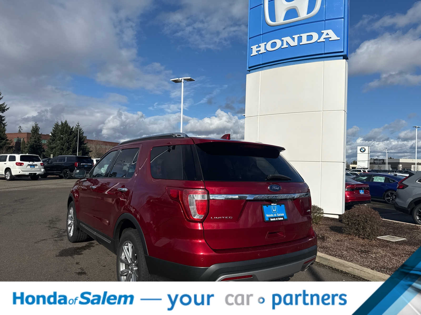 Thumbnail: 2017 Ford Explorer - 4