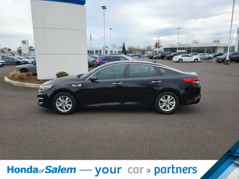 Thumbnail: 2016 Kia Optima - 3