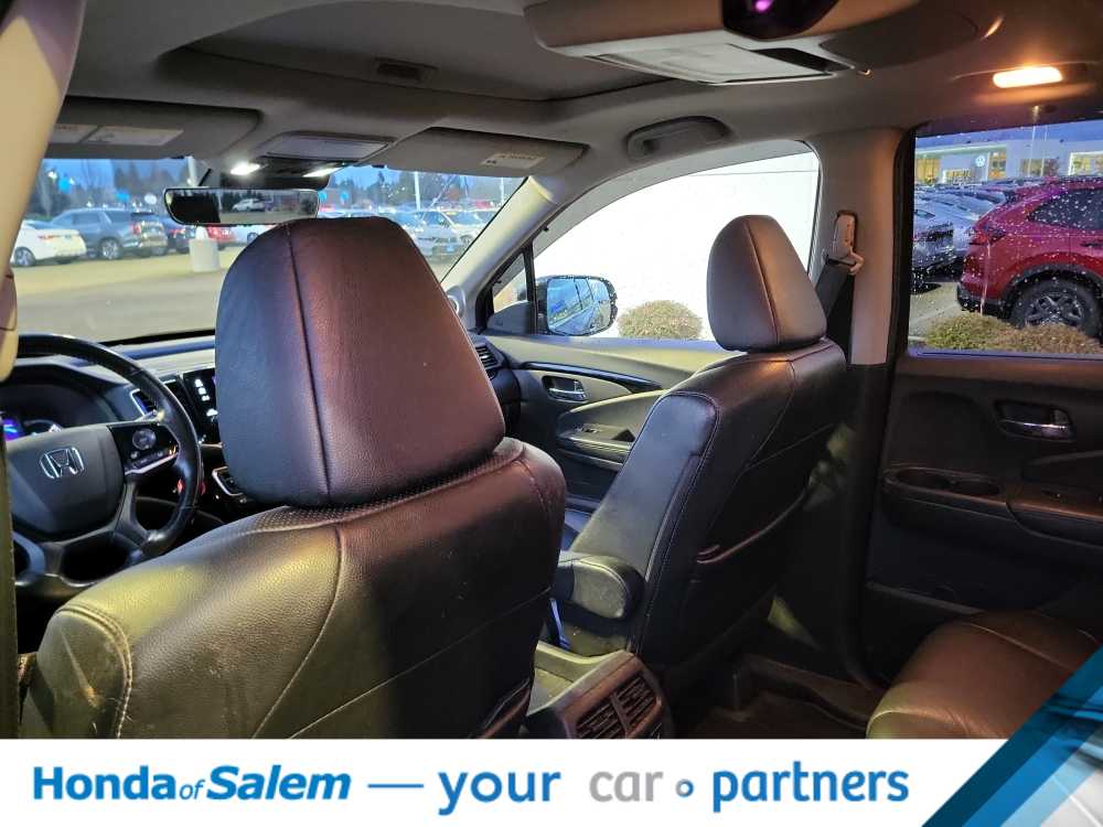 Thumbnail: 2019 Honda Pilot - 12
