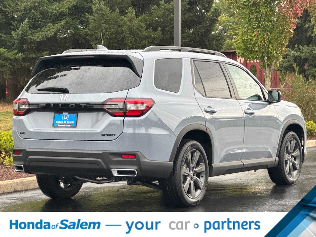 New 2025 Honda Pilot Sport SUV