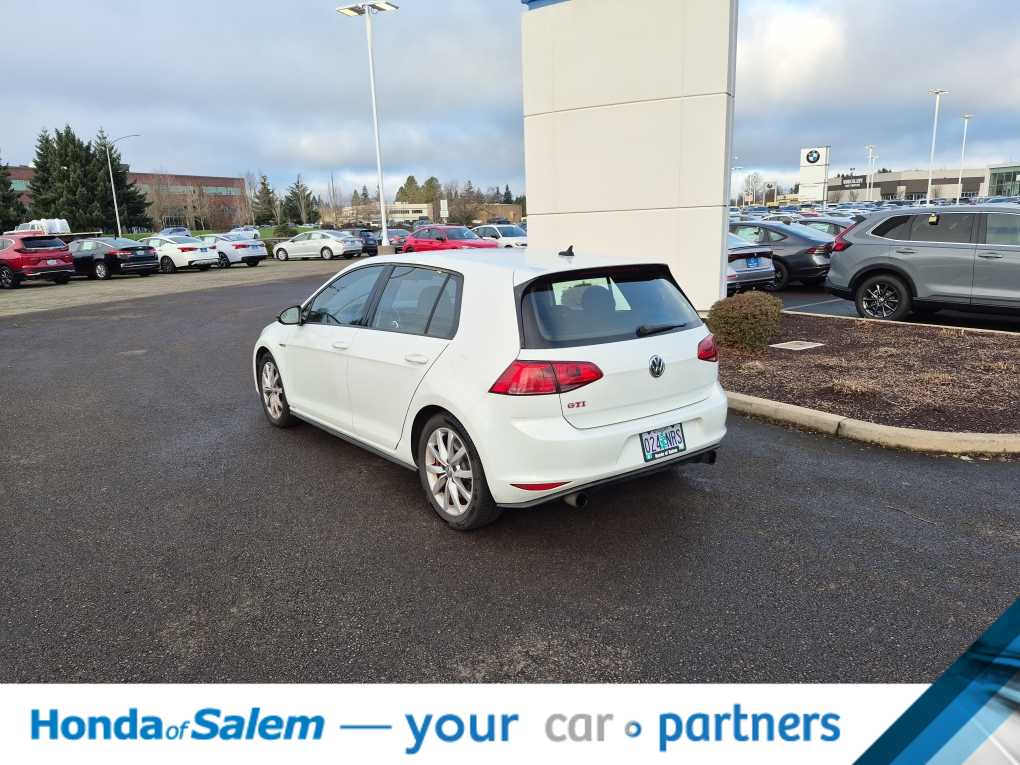 Thumbnail: 2017 Volkswagen Golf - 4