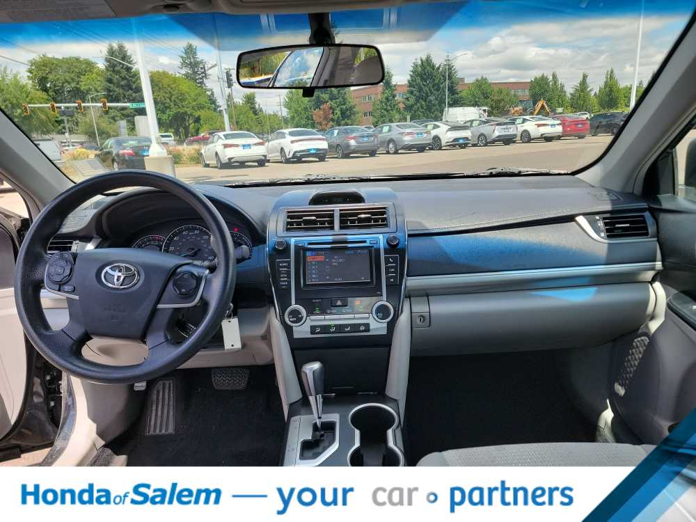 Thumbnail: 2012 Toyota Camry - 10