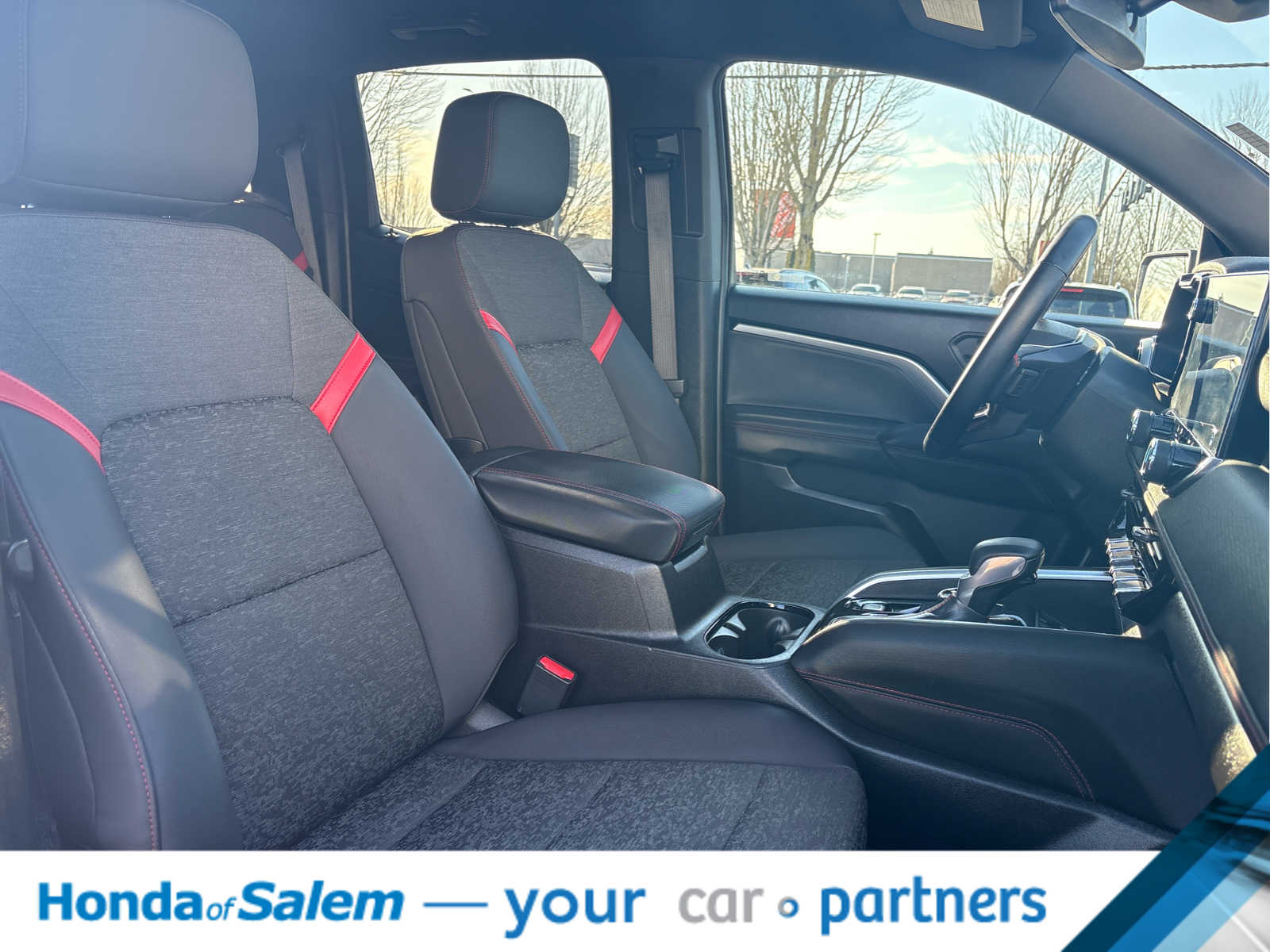 Thumbnail: 2024 Chevrolet Colorado - 10