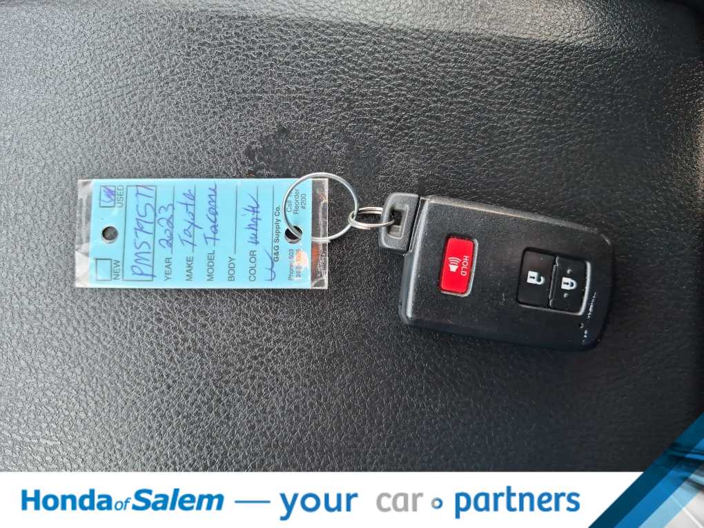 Thumbnail: 2023 Toyota Tacoma - 20