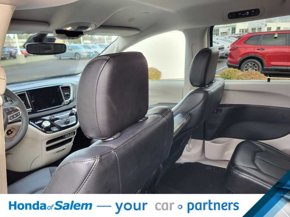 Thumbnail: 2024 Chrysler Pacifica - 12