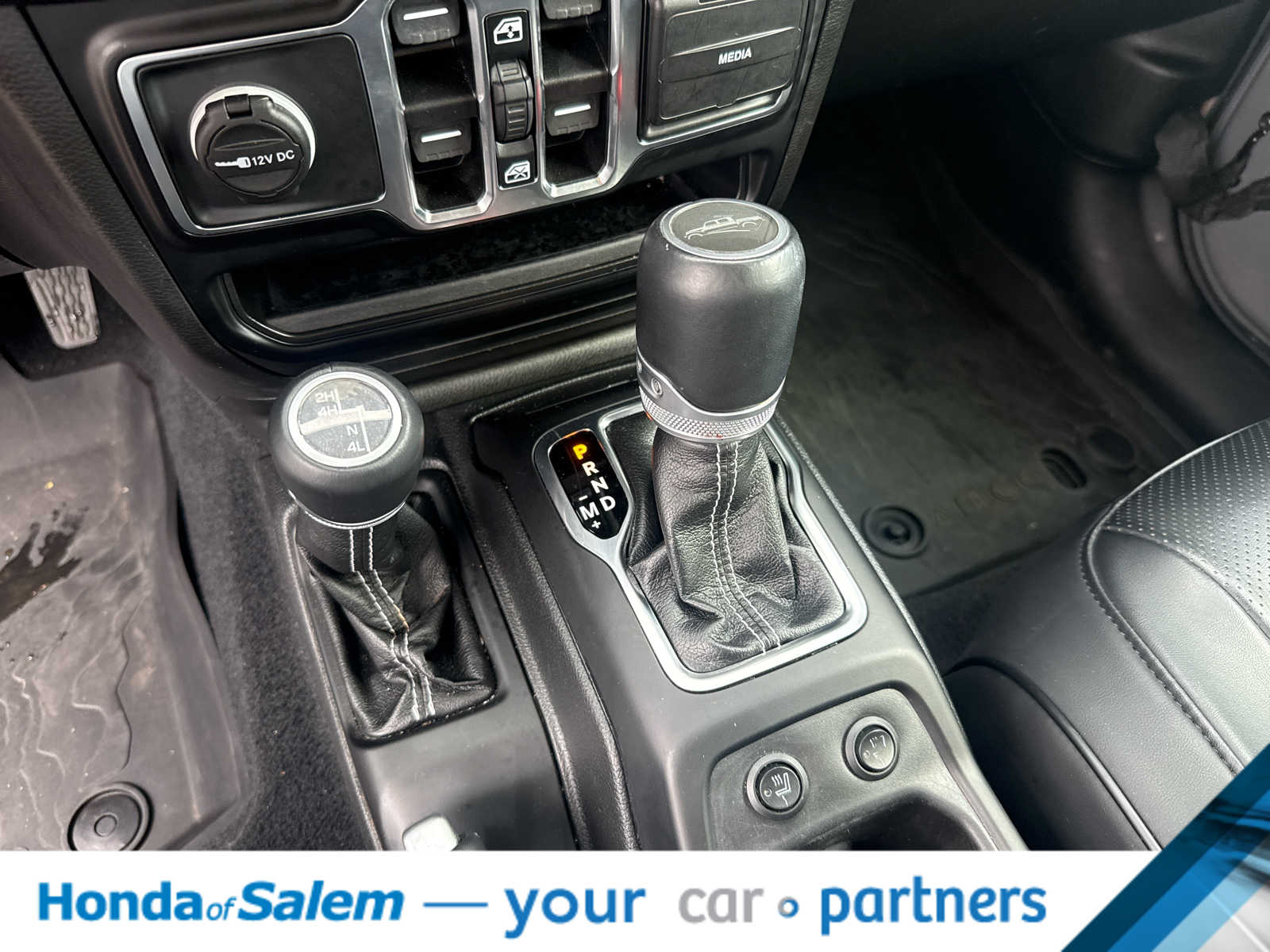 Thumbnail: 2021 Jeep Gladiator - 17