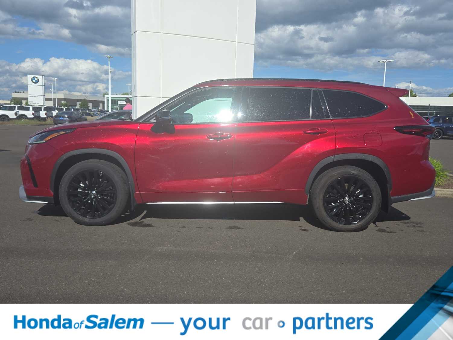 Thumbnail: 2025 Toyota Highlander - 3