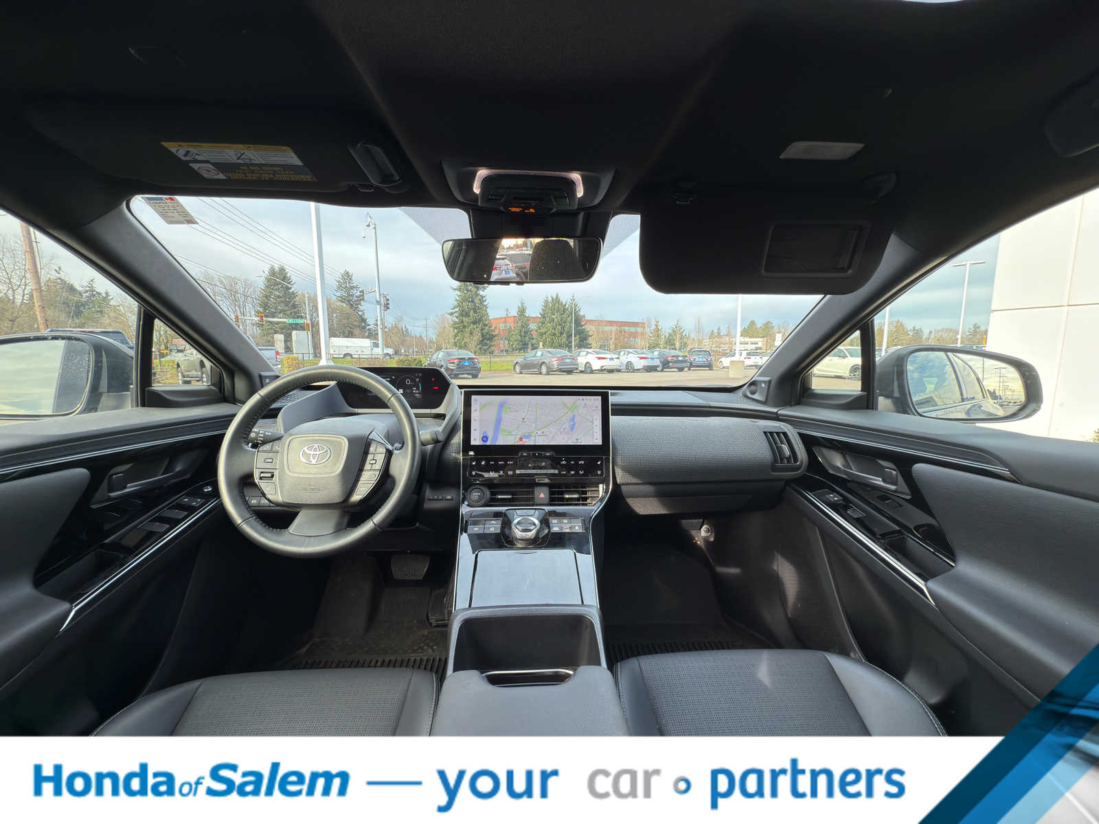 Thumbnail: 2023 Toyota bZ4X - 13