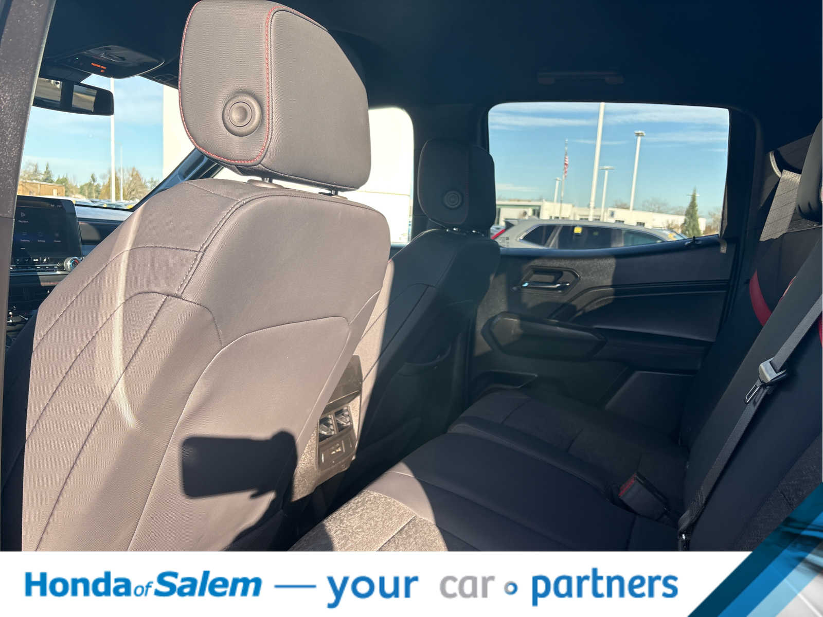 Thumbnail: 2024 Chevrolet Colorado - 14