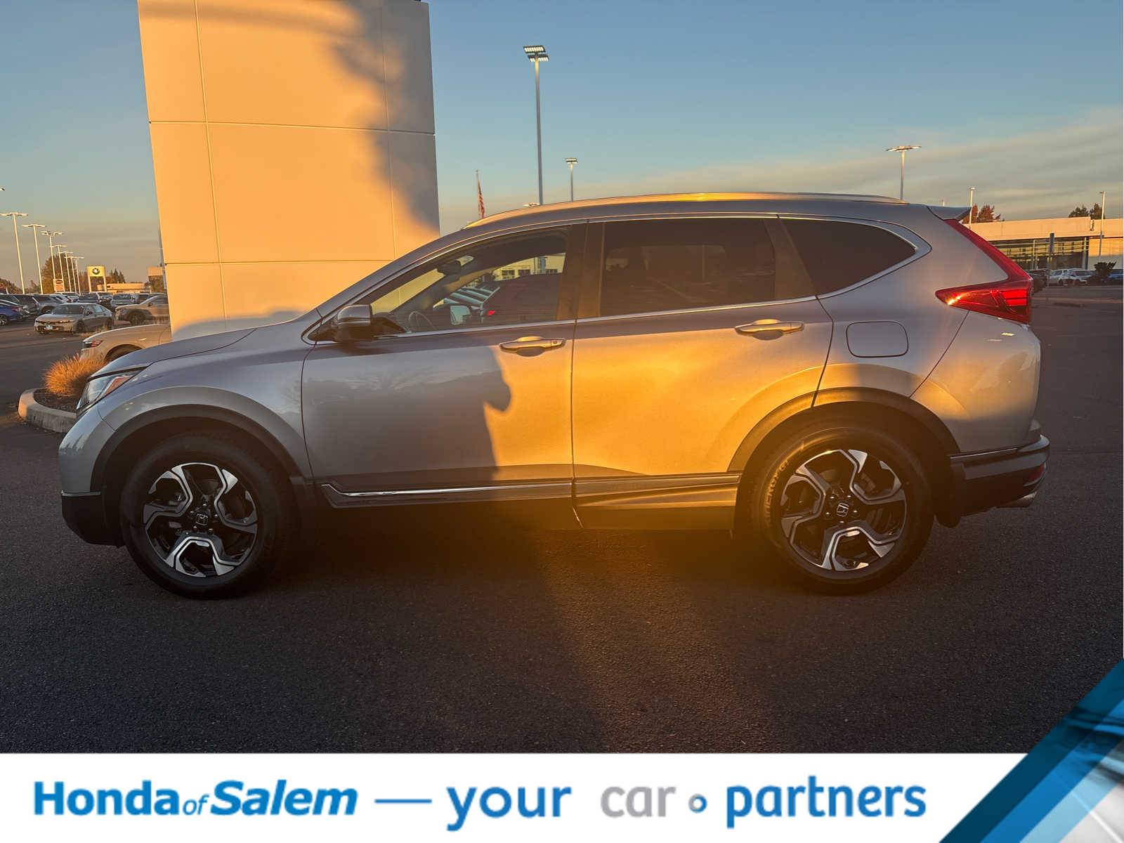 2018 Honda CR-V Touring photo 3