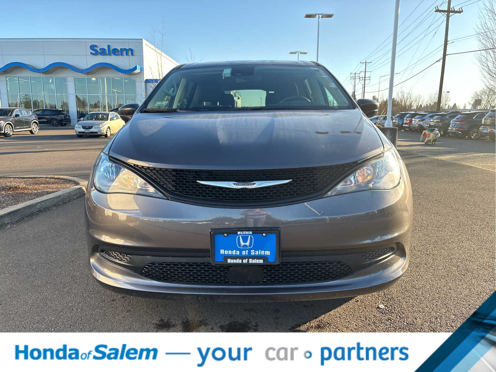 Thumbnail: 2023 Chrysler Voyager - 10