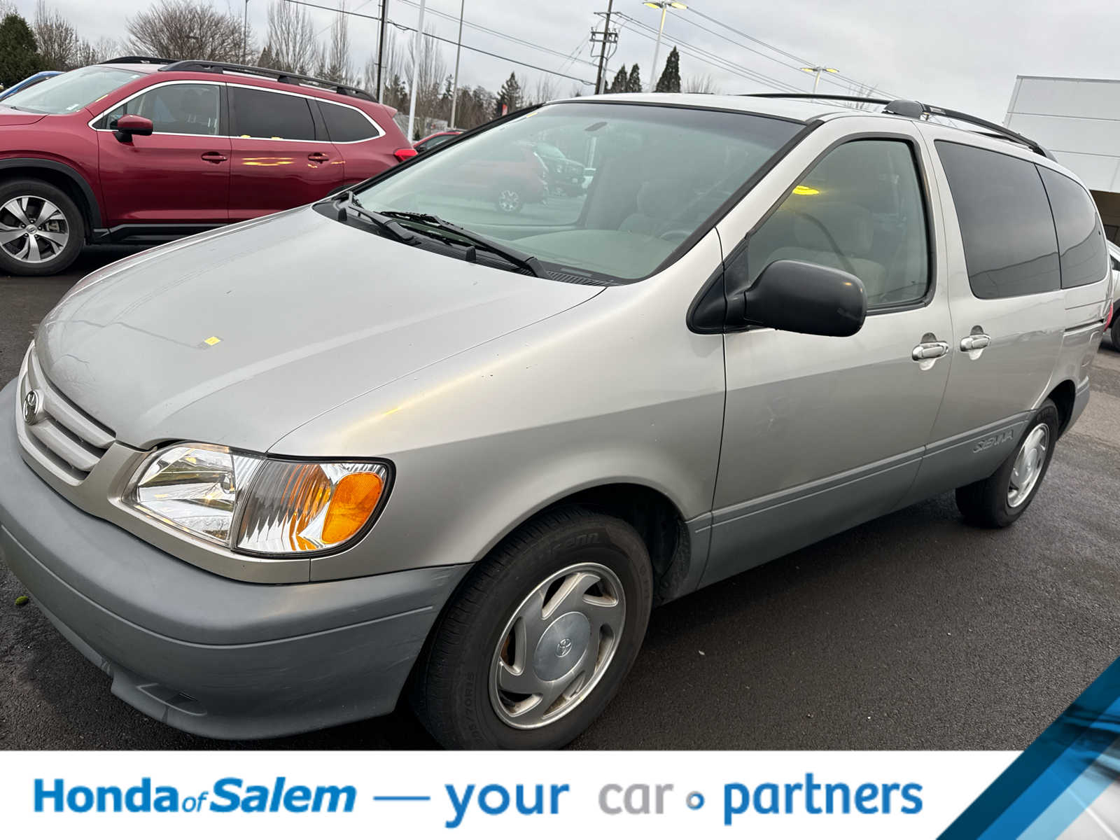 2001 Toyota Sienna LE -
                  Salem, OR
