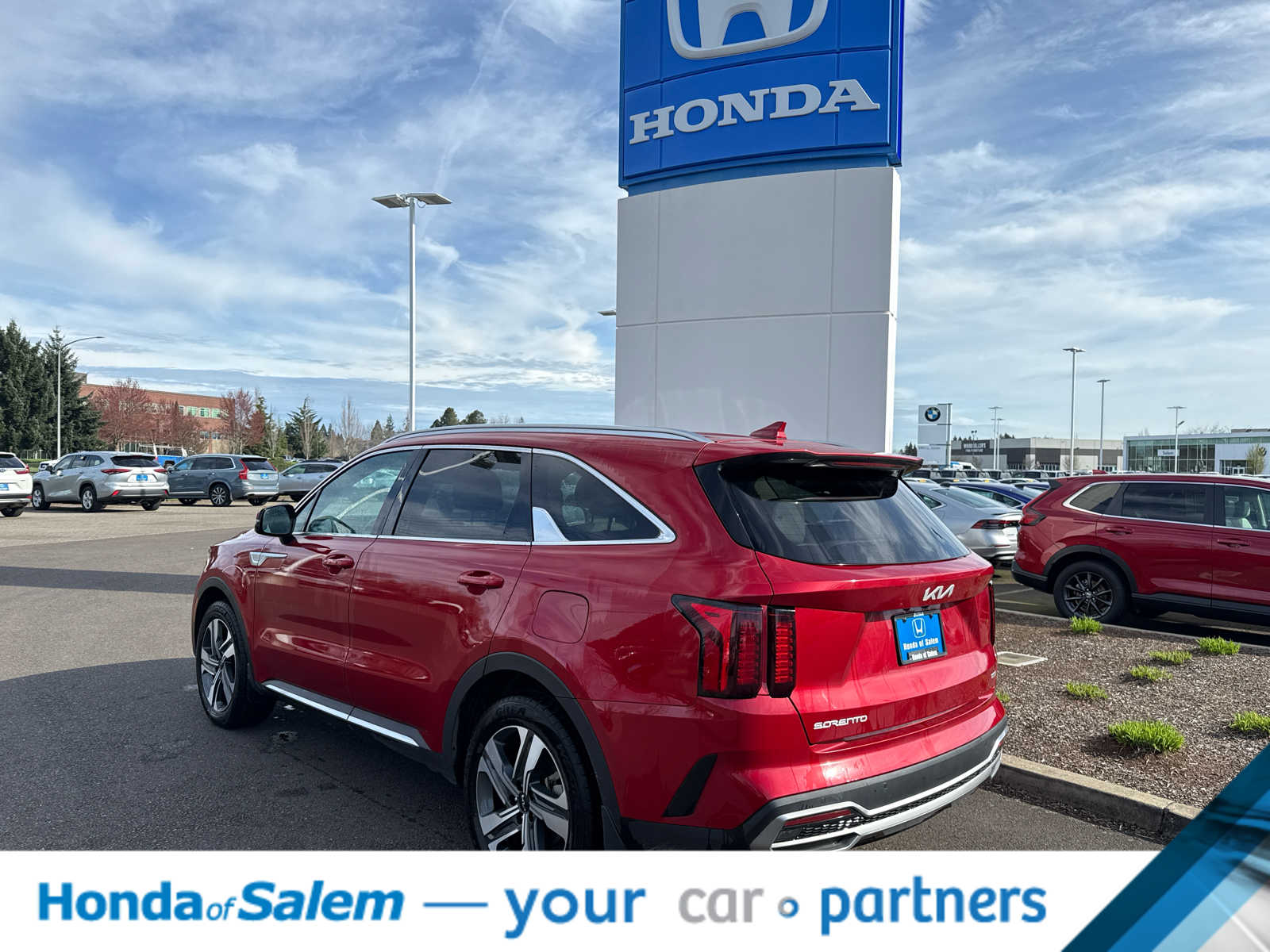 Thumbnail: 2023 Kia Sorento - 4